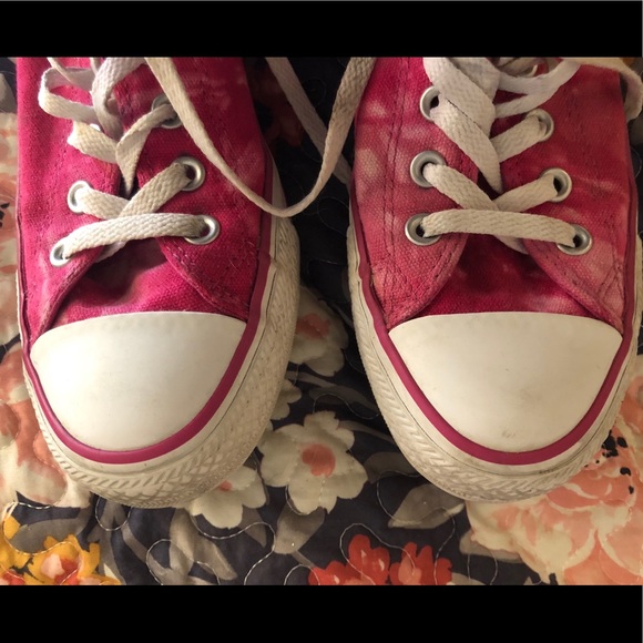 Size 9 Women’s Pink Stain Wash Converse - Picture 3 of 5